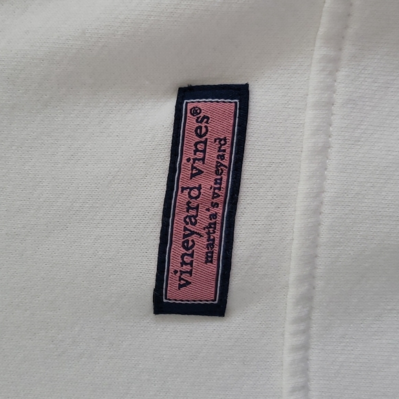 Vineyard Vines Sweatshirt - Picture 2 of 4